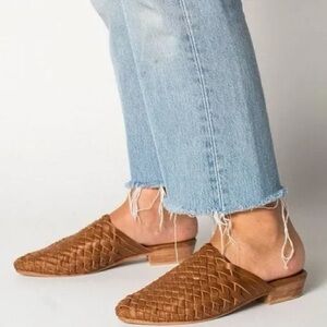 ST. AGNI Brown Leather Bunto Woven Mules Size 37